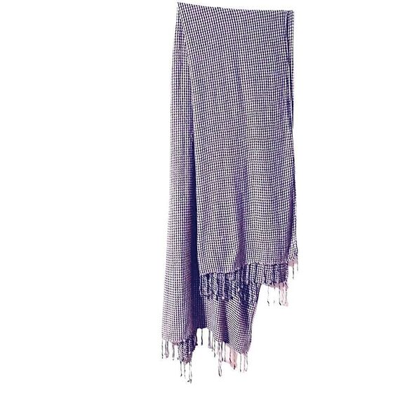 Collection XIIX Soft rayon fringed black & white houndstooth pattern large scarf - Picture 3 of 8